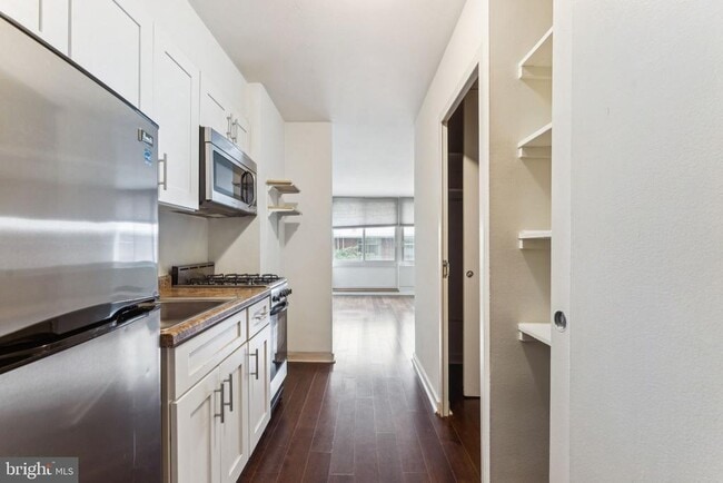 property at 604 S Washington Square