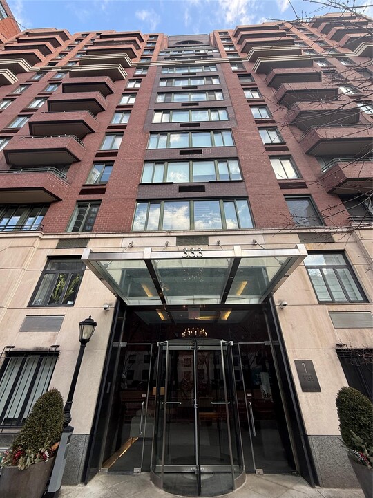 333 Rector Pl in New York, NY - Building Photo