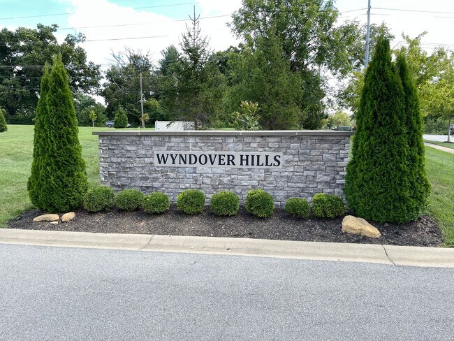 105 Irondale Ct in Louisville, KY - Building Photo - Building Photo