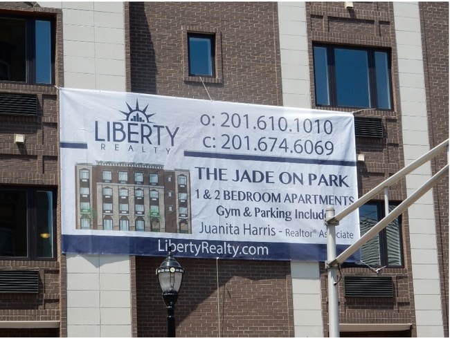 The Jade on Park in Union City, NJ - Foto de edificio - Building Photo