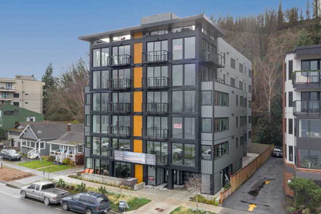 1118 Alki Ave SW in Seattle, WA - Building Photo - Building Photo