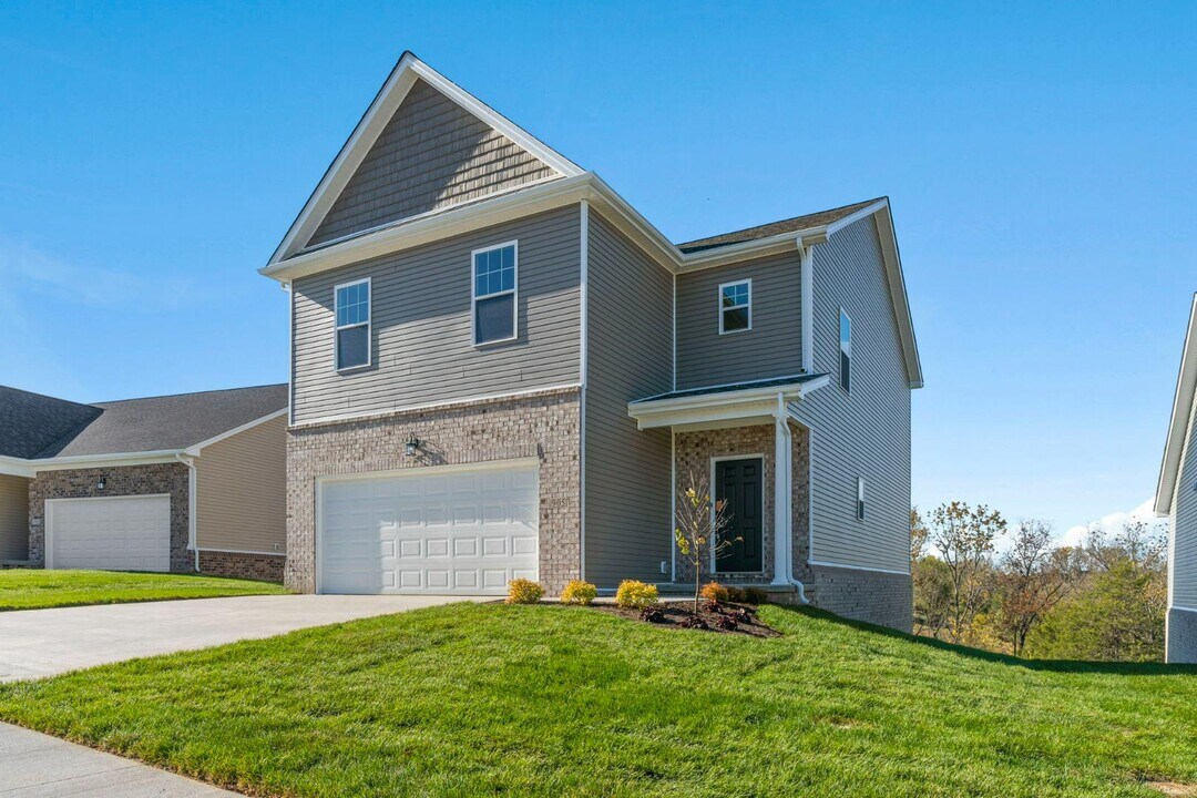 905 Camden Ct in Richmond, KY - Foto de edificio