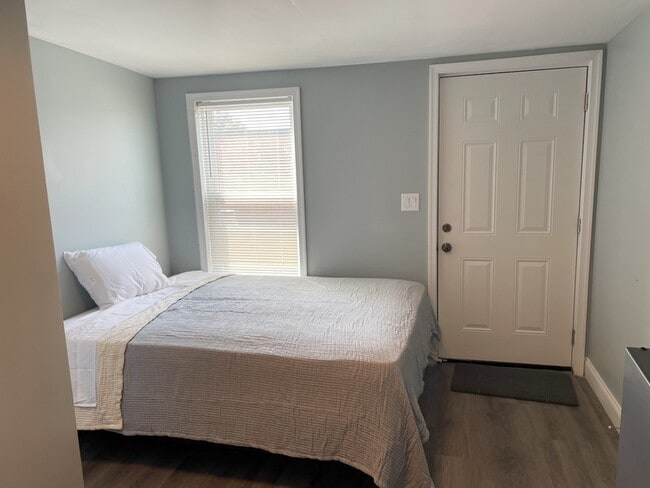 2226 Annapolis Rd in Baltimore, MD - Building Photo - Building Photo