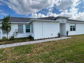 19600 Whispering Crk Rd in Loxahatchee, FL - Building Photo - Building Photo