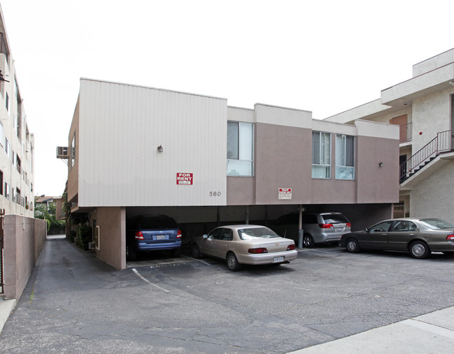 580 W Stocker St in Glendale, CA - Building Photo - Building Photo