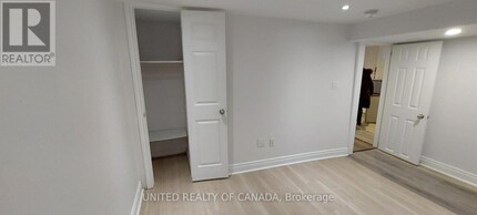 115 Huron Heights Dr in Newmarket, ON - Building Photo - Building Photo