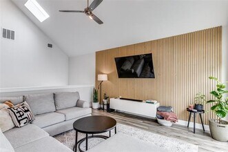 1111 Barsotti Ct in Dallas, TX - Building Photo - Building Photo
