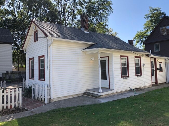 2448 W 10th St in Cleveland, OH - Building Photo - Building Photo