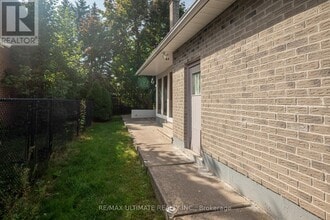 5 Bayswater Ave in Richmond Hill, ON - Building Photo - Building Photo