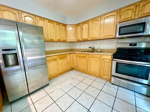 13 Gwizdak Ct in Sayreville, NJ - Building Photo - Building Photo