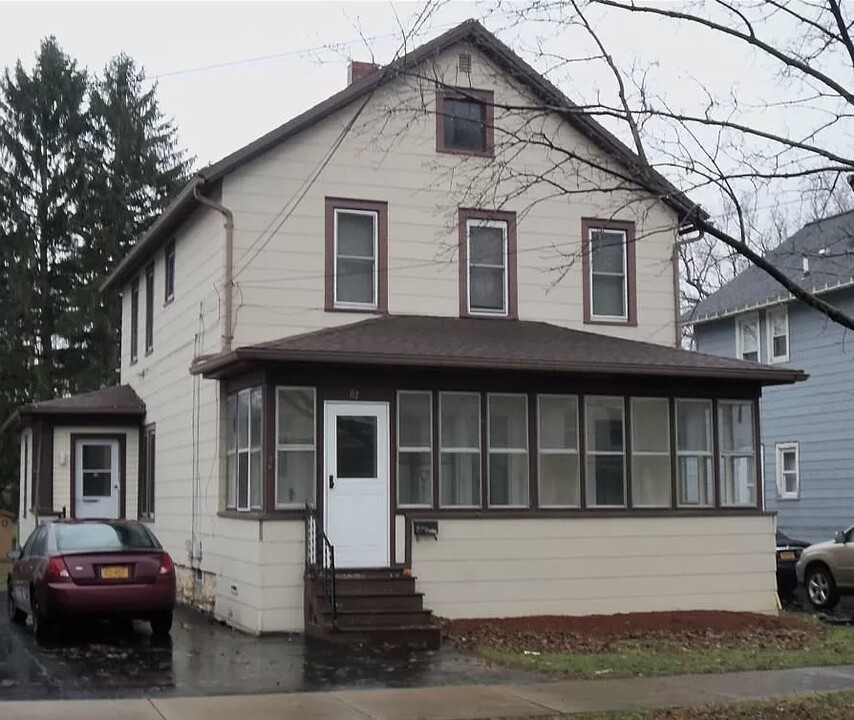 67 Cleveland Ave in Fredonia, NY - Building Photo