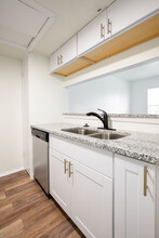 The CUE at Medical Center in San Antonio, TX - Building Photo - Building Photo
