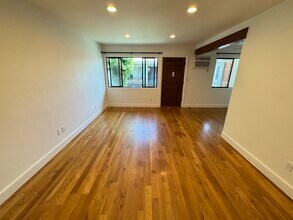 625 N Hayworth Ave, Unit 8 in Los Angeles, CA - Foto de edificio - Building Photo