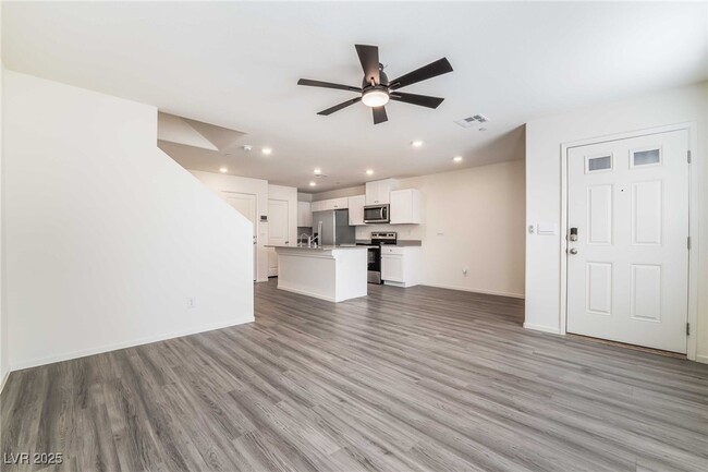 property at 1906 Arietta Pl