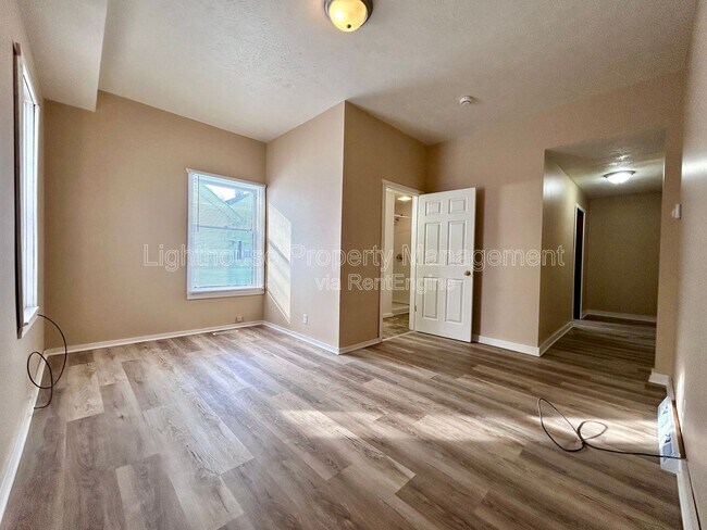 514 E Center St in Hastings, MI - Building Photo - Building Photo