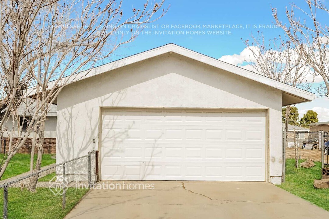 5315 W Ave L4 in Lancaster, CA - Building Photo
