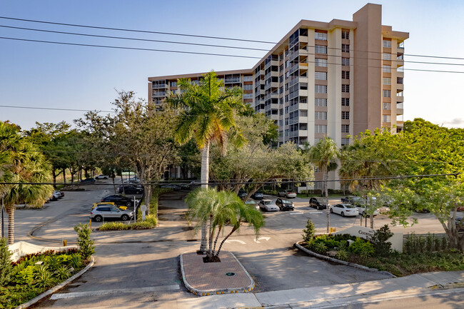 Country Club Tower in Coral Springs, FL - Building Photo - Building Photo