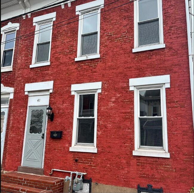 41 N Richmond St Rentals in Fleetwood, PA