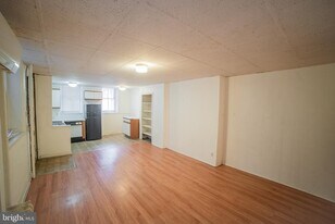 2116 Walnut St in Philadelphia, PA - Building Photo