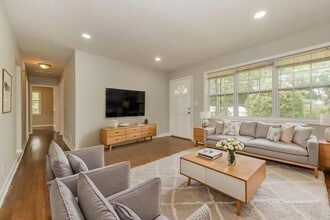 195 Greenway Dr in Mcdonough, GA - Foto de edificio - Building Photo