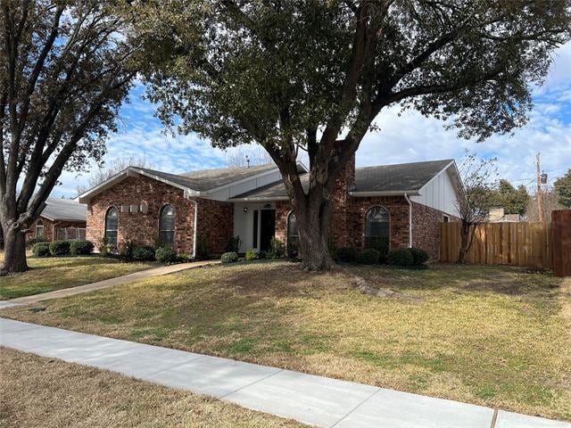 726 Greenhill Ln in Grand Prairie, TX - Building Photo - Building Photo