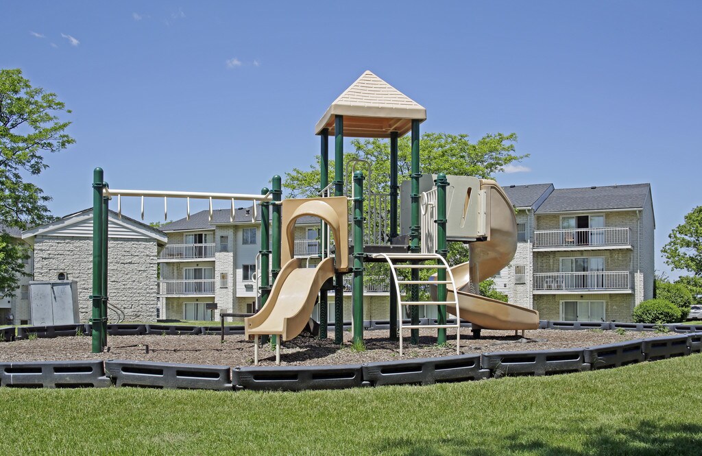 Orion Cove Apartments in Lake Orion, MI