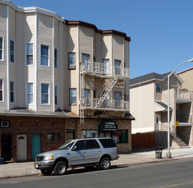 437 Avenue C in Bayonne, NJ - Building Photo - Building Photo