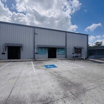 2907 Nederland Ave in Nederland, TX - Building Photo