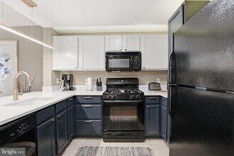 350 G St SW in Washington, DC - Building Photo - Building Photo