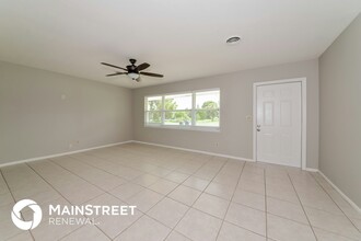 1606 Banyan Dr in Venice, FL - Building Photo - Building Photo