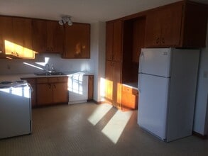 2003 Stratford Rd in Lawrence, KS - Building Photo - Building Photo