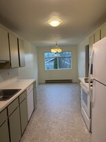 8858 Interlake Ave N in Seattle, WA - Building Photo