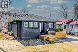 10 Weaver St in Cambridge, ON - Building Photo - Building Photo