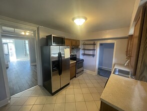 225 Hall St in Phoenixville, PA - Building Photo - Building Photo