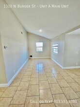 1310 W Burger St in Tampa, FL - Building Photo - Building Photo