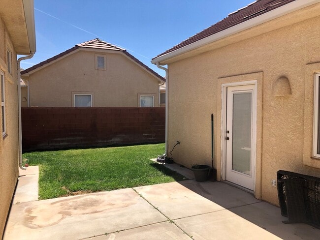 2571 W 225 N in Hurricane, UT - Building Photo - Building Photo