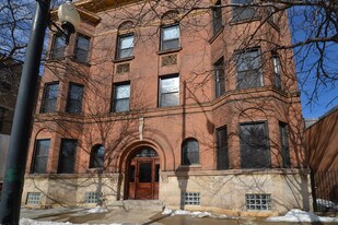 1758 W Montrose Ave, Unit A01W in Chicago, IL - Building Photo