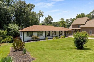 2423 Sunset Dr NE in Atlanta, GA - Building Photo - Building Photo