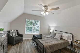 1001 N Elm St in Spokane, WA - Foto de edificio - Building Photo