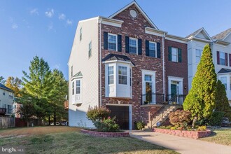 4101 La Mauricie Loop in Dumfries, VA - Building Photo - Building Photo