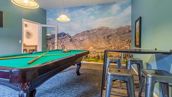 Skyline Gateway in Tucson, AZ - Building Photo