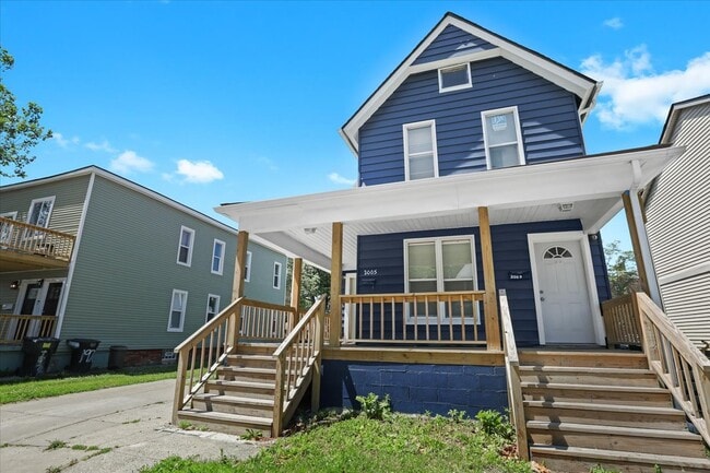 property at 2009 Vinewood St