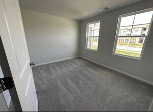 Room in Townhome on Kasota Ln in Raleigh, NC - Foto de edificio - Building Photo