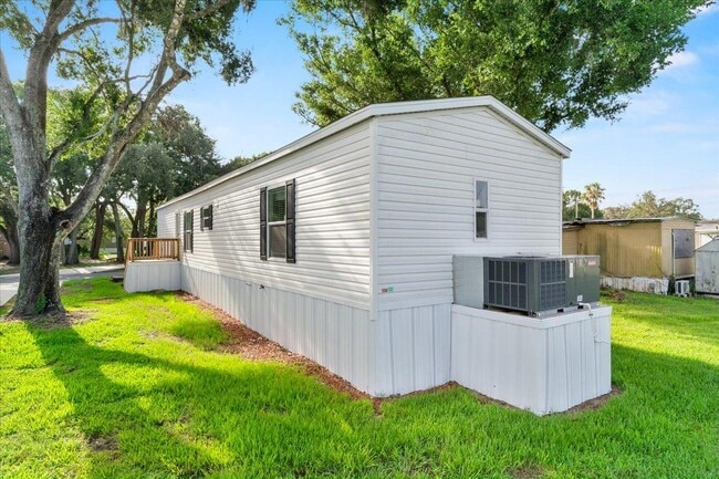 42 Tower Manor Dr in Auburndale, FL - Building Photo - Building Photo