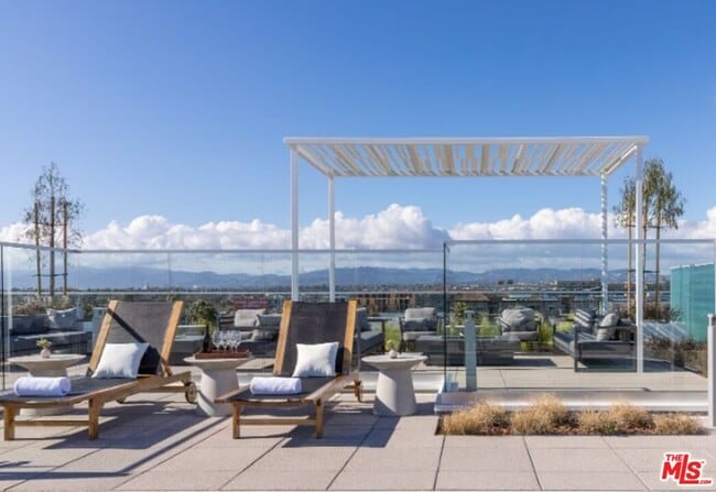 property at 4210 Del Rey Ave