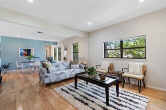 2116 Glendale Pl in Austin, TX - Building Photo - Building Photo