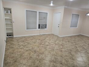 1645 W Wisteria Pl in Santa Ana, CA - Building Photo - Building Photo