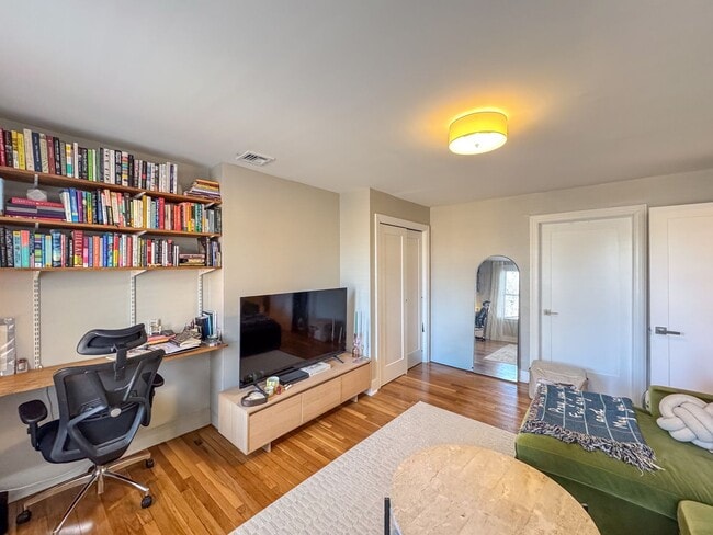 508 Chapel St in New Haven, CT - Building Photo - Building Photo