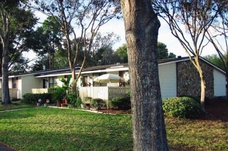 Fruitland Acres in Fruitland Park, FL - Foto de edificio