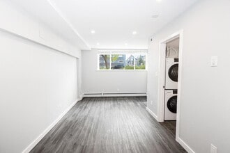 585 Corydon Apartment in Winnipeg, MB - Building Photo - Building Photo